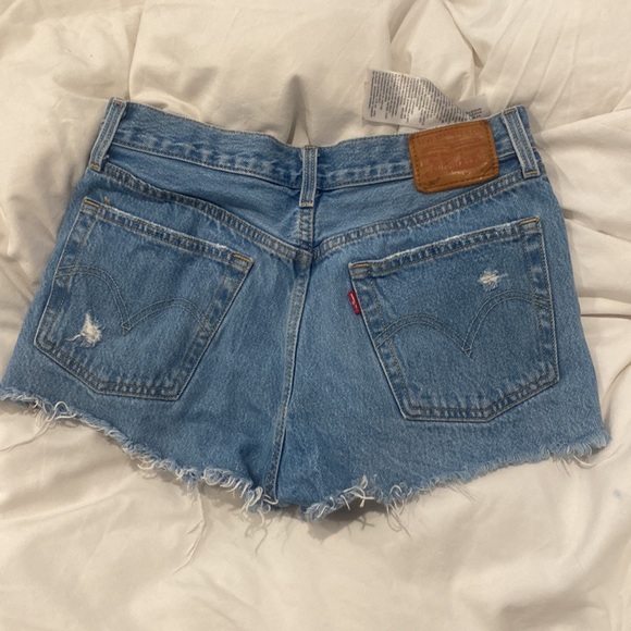 Vintage levi jean shorts - Picture 4 of 6